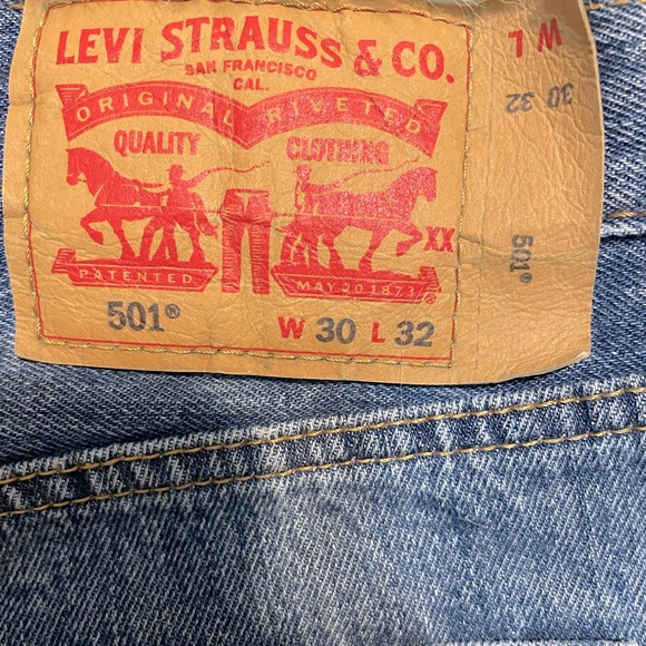 Levi’s 501 - Picture 1 of 3